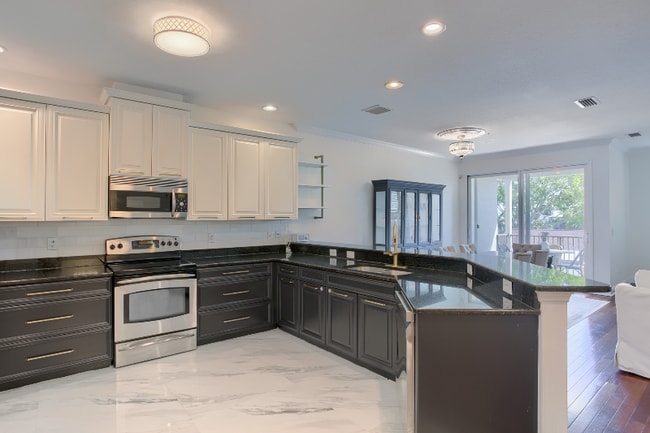 Building Photo - 4625 Overlook Dr NE