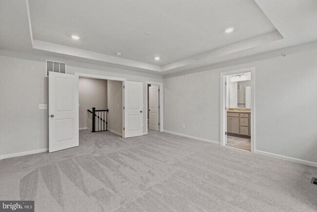 Building Photo - 2400 Stella Pl