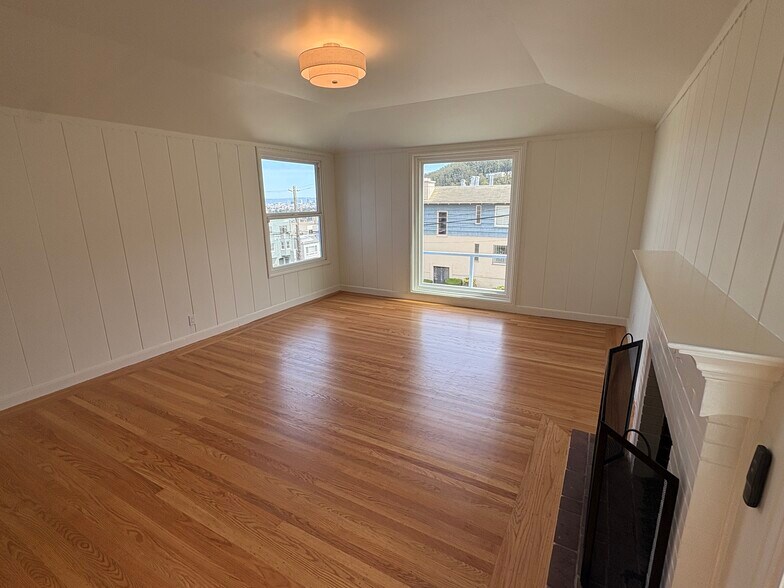 Building Photo - 1703 Funston Ave