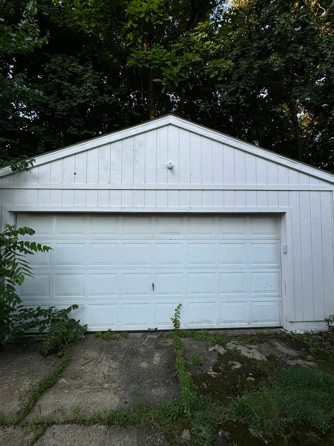 Building Photo - 158 Oak Park Dr