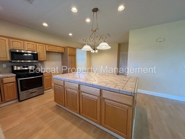 Building Photo - 1231 Flintwood Dr