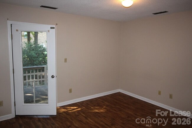 Building Photo - 72 Windwood Dr