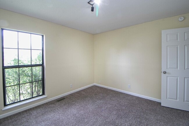 Building Photo - 329 Northridge Dr