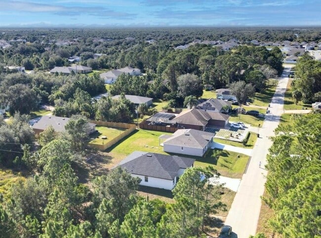 Building Photo - 410 Flat River St SW