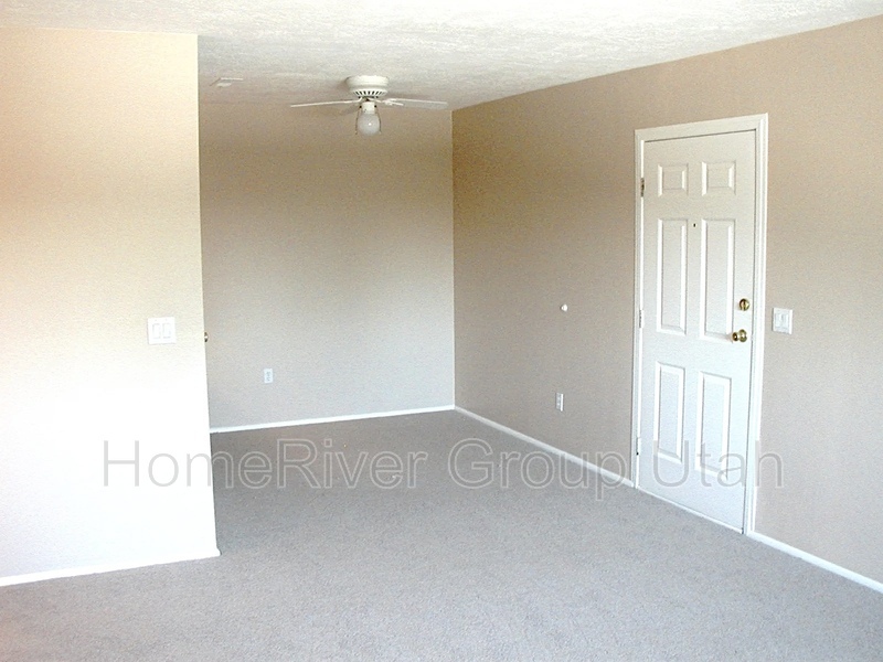 Building Photo - 98 E 600 S