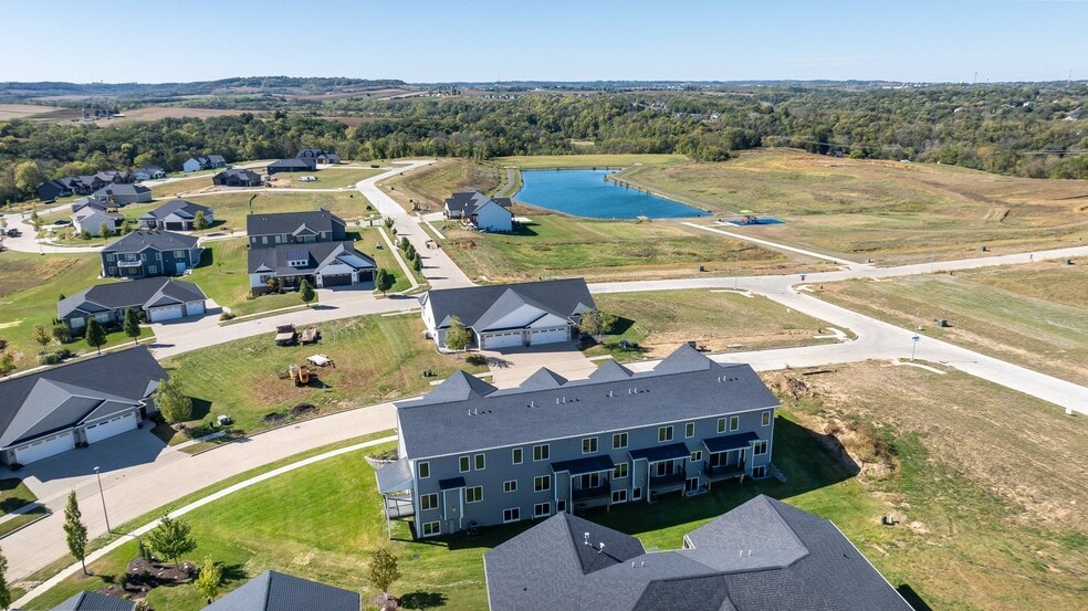 Building Photo - 1380 Autumn Ridge Ln