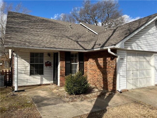 Primary Photo - 322 S 11th Pl