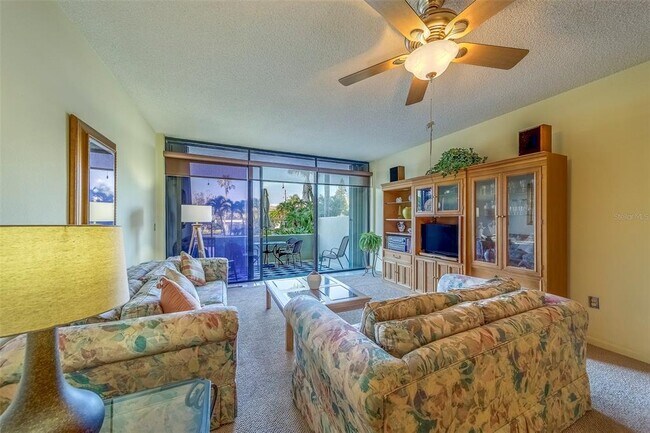 Building Photo - 400 Island Way