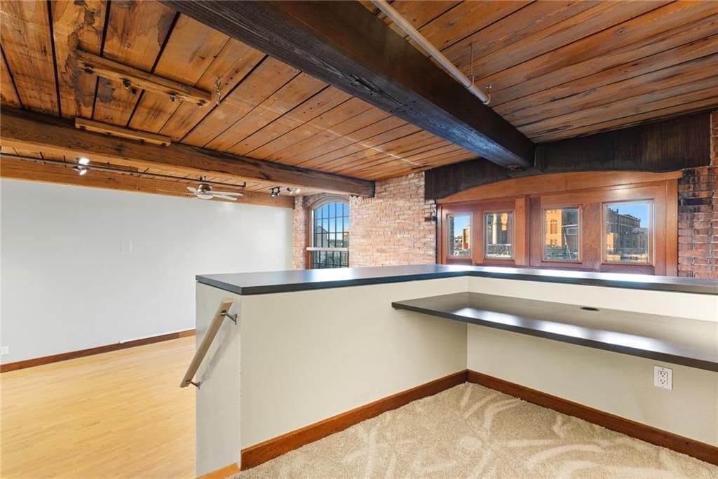 Building Photo - 555 S Water St