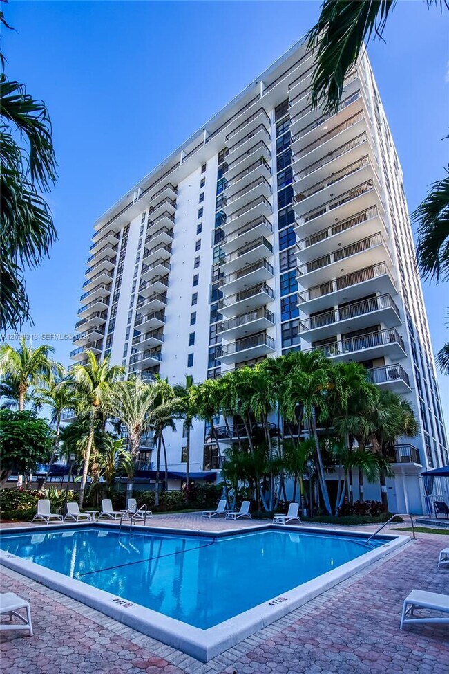 Building Photo - 3031 N Ocean Blvd