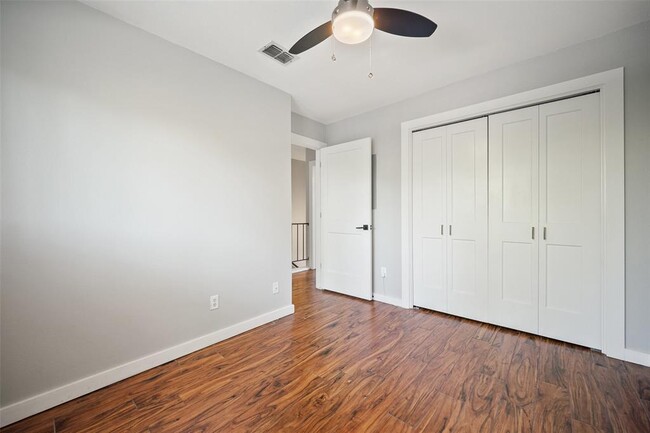 Building Photo - 810 Banister Ln