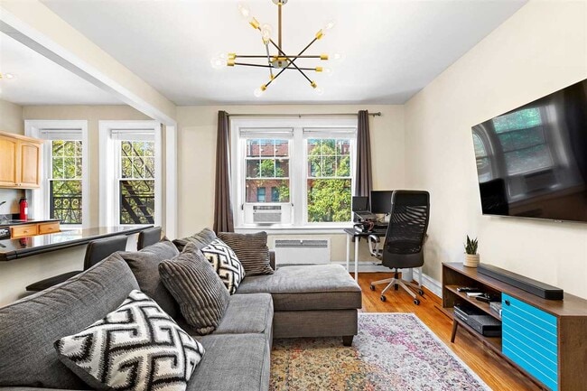 Building Photo - 340 Fairmount Ave