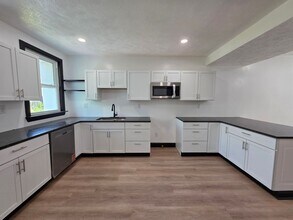 Building Photo - 1111 Freyburg St