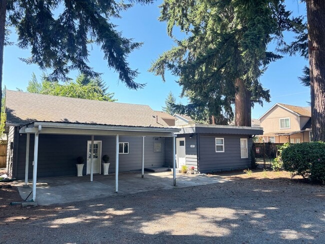 Primary Photo - Newly Remodeled Home With Large Fenced Yar...