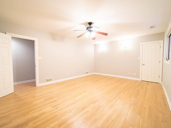 Building Photo - "Discover Urban Elegance: Spacious 2-Bed, ...