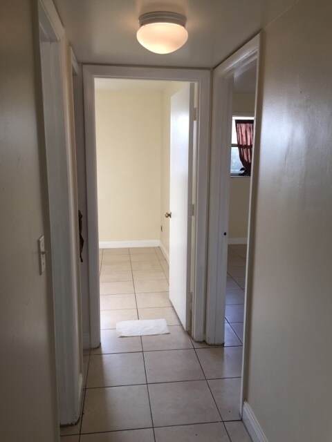 Building Photo - Nice 2-1 Condo Apartment with Central AC, ...