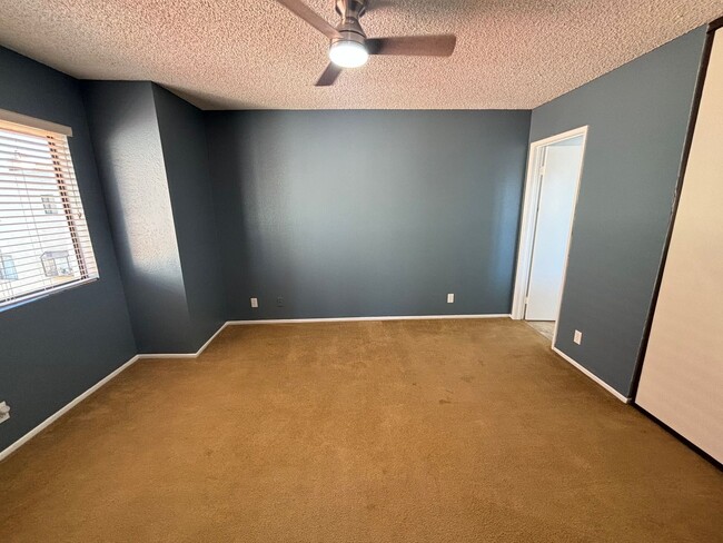 Building Photo - Spacious 3-Bedroom Townhome with Community...