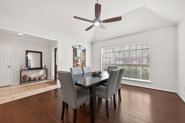 Building Photo - 18526 Fawn Run Ln