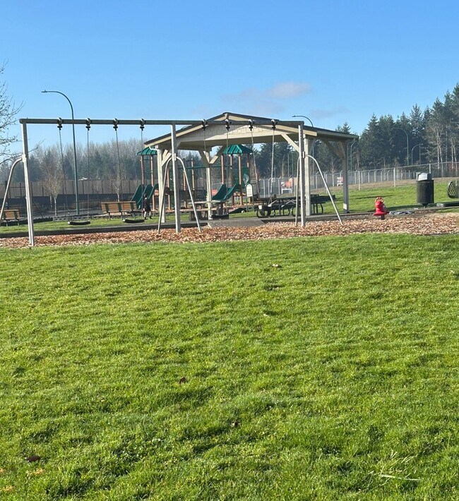 Building Photo - 3 Bedroom home in Yelm with Garage