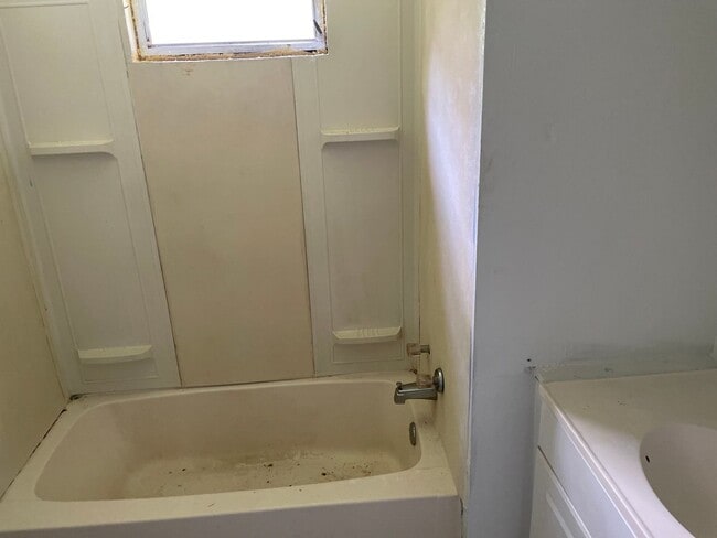 Building Photo - 3 bed Apalachee Pky and Capital Circle