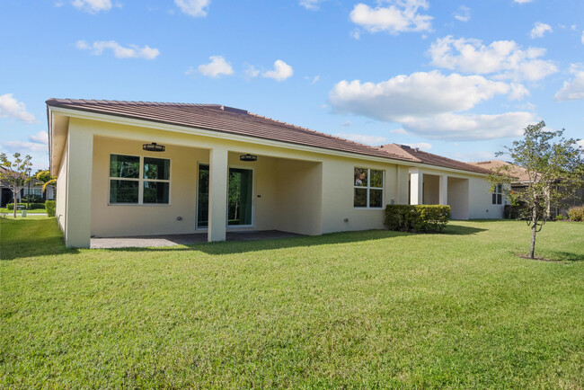 Building Photo - 4491 NW Oakleaf Ct