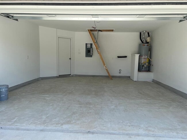 Building Photo - 212 Canley Lp