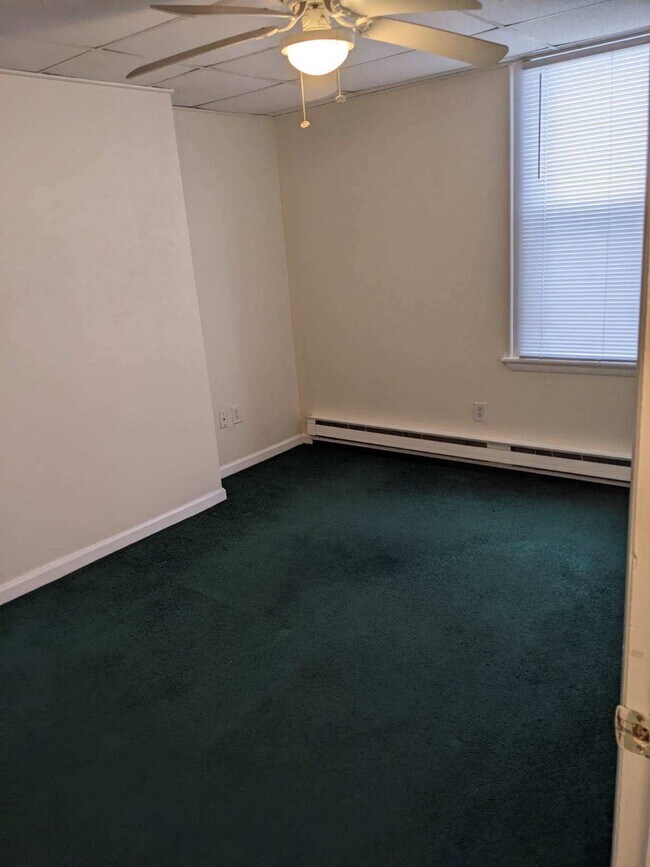 Building Photo - 337 E 10th Ave