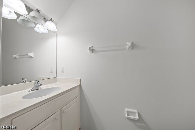 Building Photo - 8273 Pacific Beach Dr