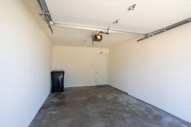 Building Photo - 2500-2502 Northampton Dr.