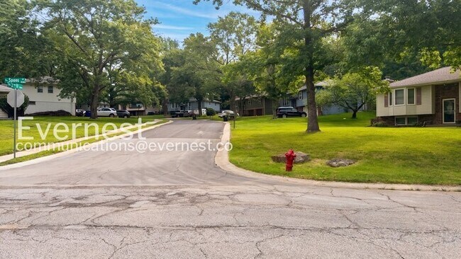 Building Photo - Beautiful 3-Bedroom Home with Modern Comforts / Pet-Friendly / Vouchers Accepted / Available Now!