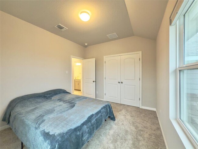Building Photo - 923 Palo Brea Lp