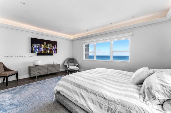 Building Photo - 4925 Collins Ave