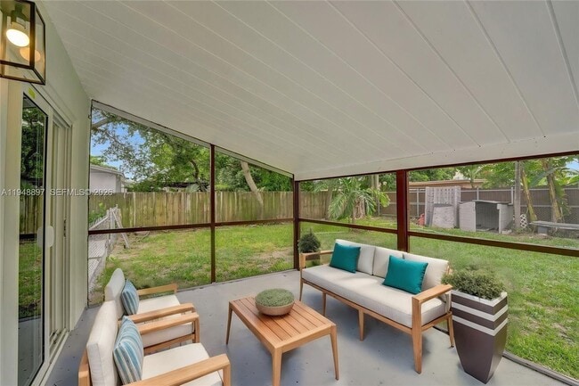 Building Photo - 21021 NE 13th Pl