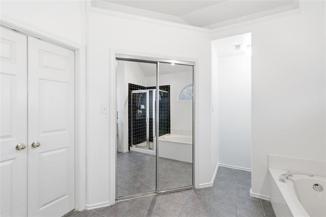 Building Photo - 2097 Amherst Dr