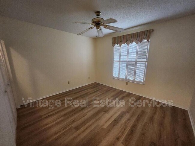 Building Photo - 2842 Highlands Blvd