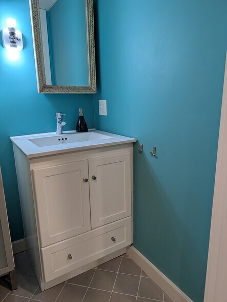 Building Photo - 1480 Main Rd