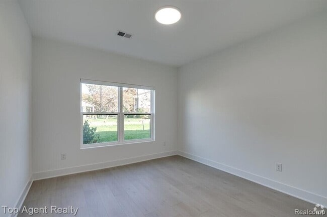 Building Photo - 31733 Gabby Ct