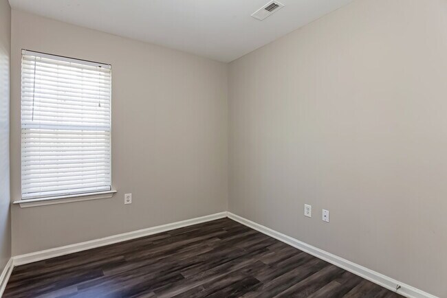 Building Photo - 1315 Braveheart Ln