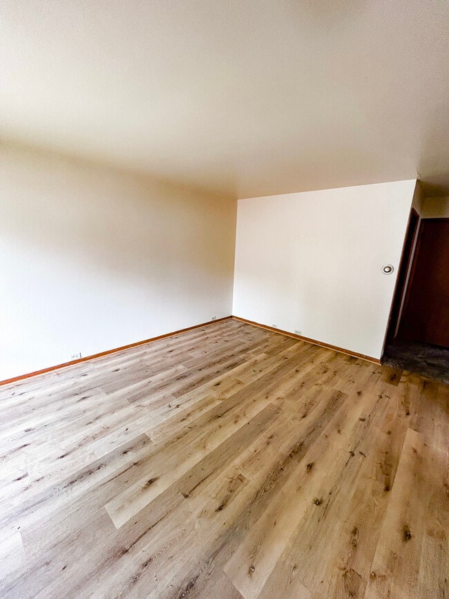 Building Photo - 405 S Cannon Ave
