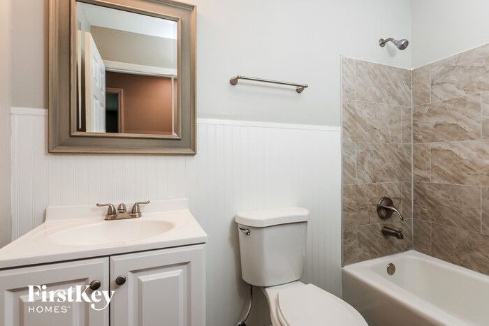 Building Photo - 4287 Honeybrook Ave