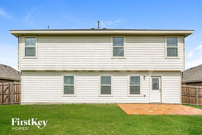 Building Photo - 223 Thoroughbred St