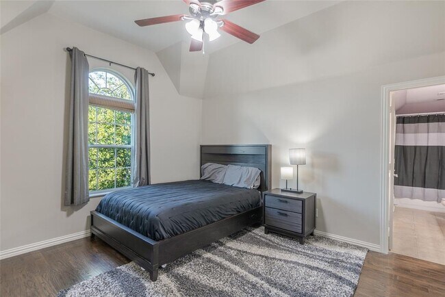 Building Photo - 5327 Elm Spring Ln