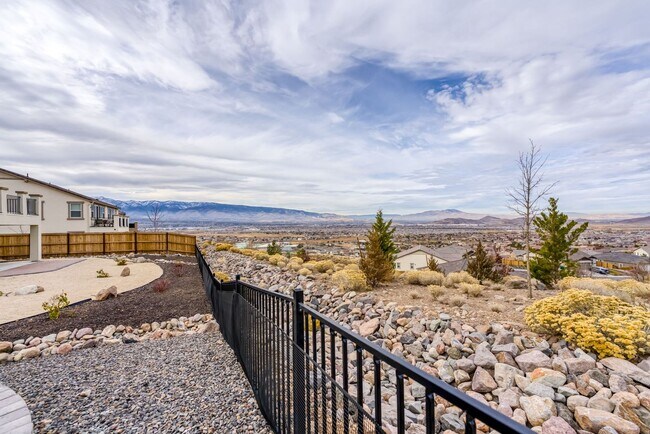 Building Photo - Panoramic views of the valley with a modern updated home!