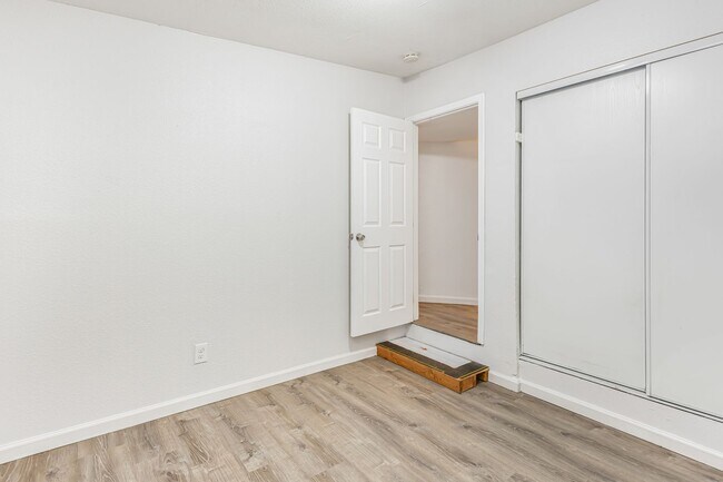 Building Photo - 14993 Yucca Ave