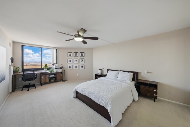 Building Photo - 1508 Harmon Cove Tower