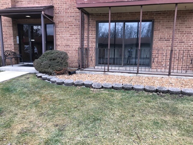 Building Photo - 9941 Treetop Dr