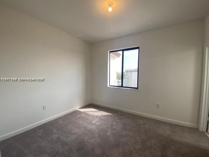 Building Photo - 575 NE 208th Ter