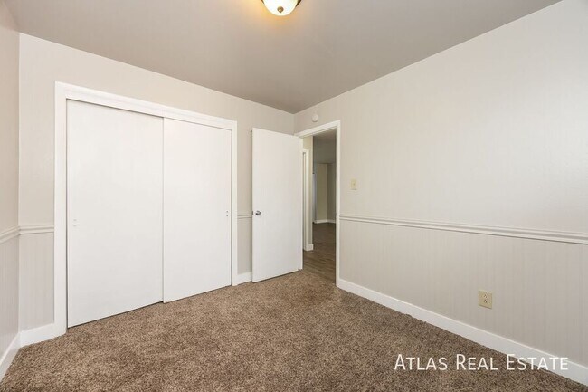 Building Photo - 1809 Eagle View Dr
