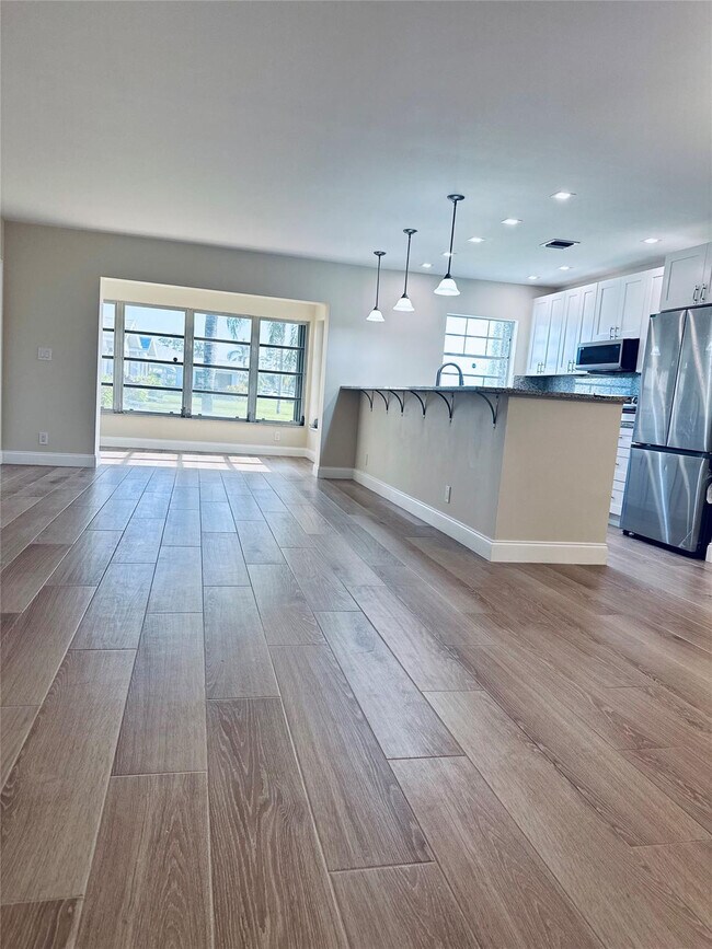 Building Photo - 14676 Canalview Dr