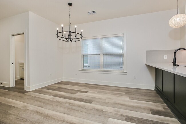 Building Photo - Inviting Lamarche Home with Contemporary Finishes
